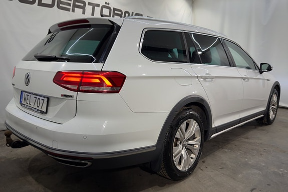 Volkswagen Passat Alltrack 6 of 23