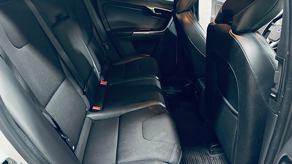 Volvo XC60 10 of 20