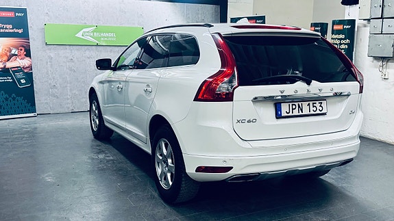 Volvo XC60 4 of 5
