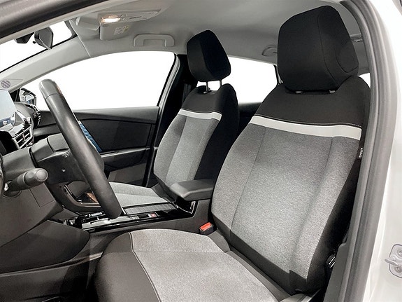Citroen E-C4 4 of 5