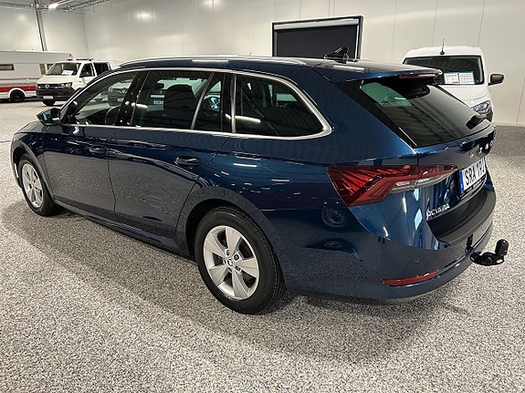 Skoda Octavia 2 of 5