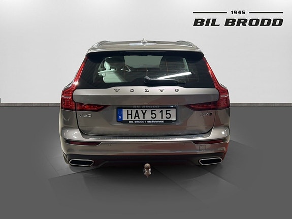 Volvo V60 Cross Country 5 of 5