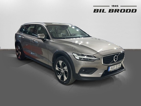 Volvo V60 Cross Country 3 of 5
