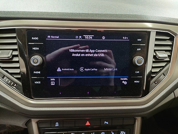 Volkswagen T-Roc 15 of 16
