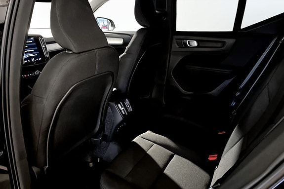 Volvo XC40 8 of 9