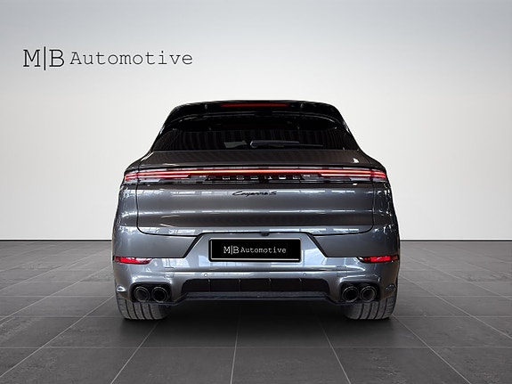 Porsche Cayenne S 5 of 5