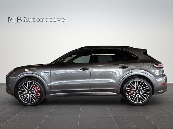 Porsche Cayenne S 3 of 5