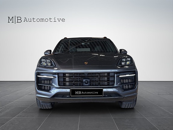 Porsche Cayenne S 2 of 5