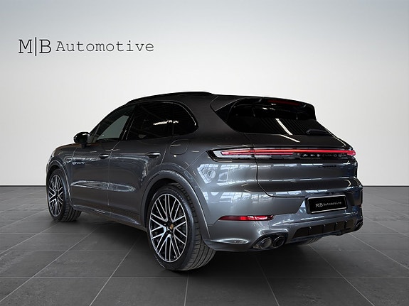 Porsche Cayenne S 4 of 5