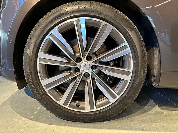 Land Rover Range Rover Sport 16 of 27