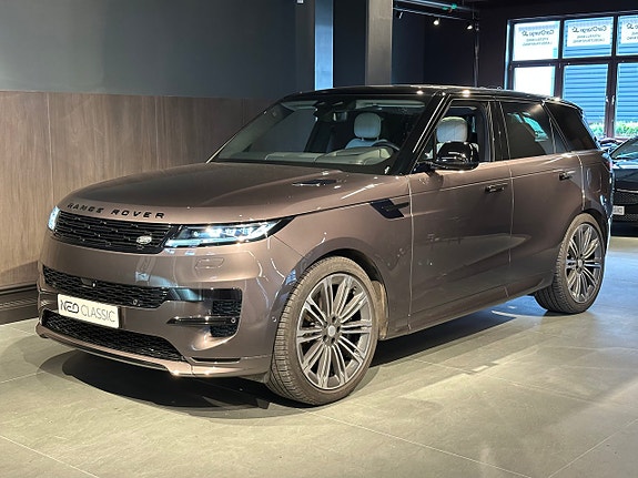 Land Rover Range Rover Sport 4 of 5