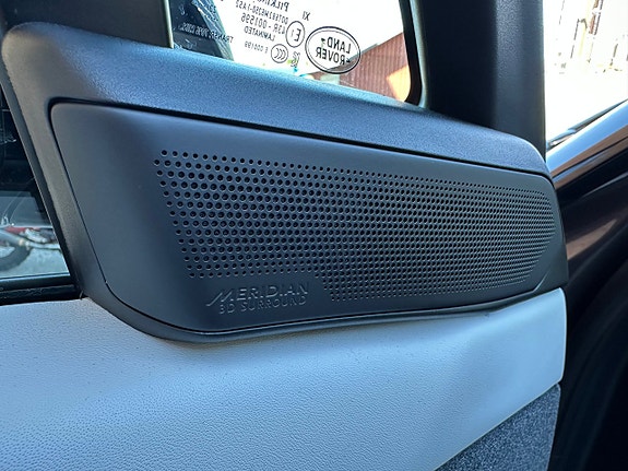 Land Rover Range Rover Sport 24 of 27
