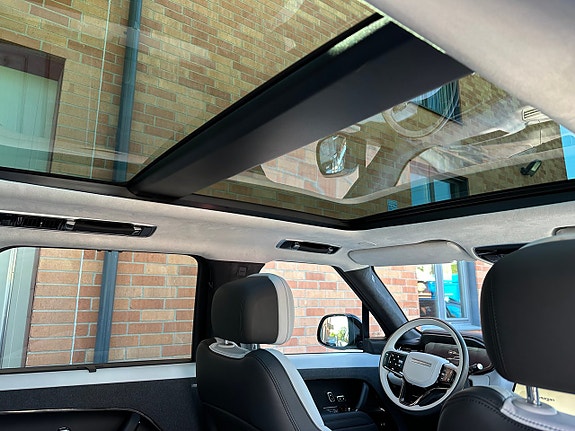 Land Rover Range Rover Sport 13 of 27