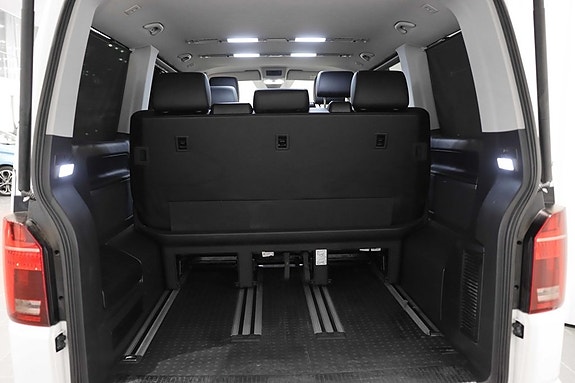 Volkswagen Multivan 5 of 5