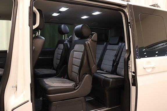 Volkswagen Multivan 9 of 22