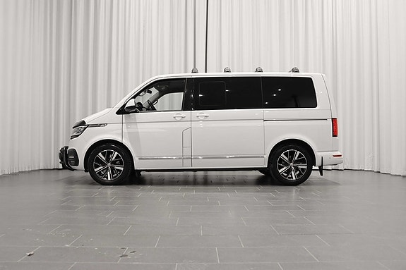 Volkswagen Multivan 2 of 5