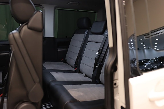 Volkswagen Multivan 10 of 22