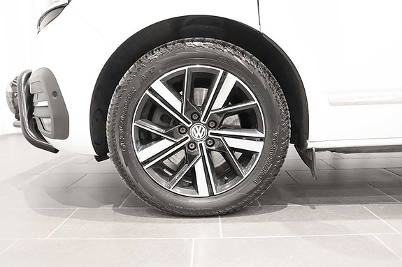 Volkswagen Multivan 7 of 22
