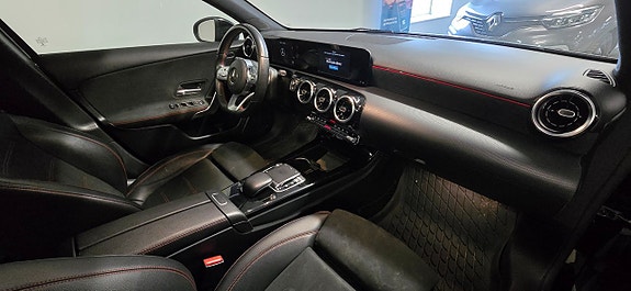 Mercedes-Benz A200 8 of 12