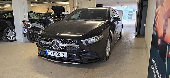 Mercedes-Benz A200 2 of 5