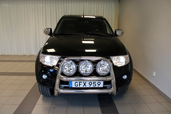 Mitsubishi L200 2 of 5