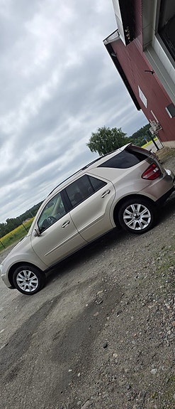 Mercedes-Benz ML320 28 of 30
