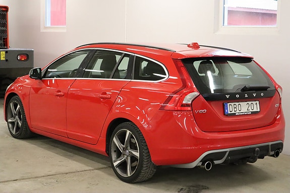 Volvo V60 2 of 18