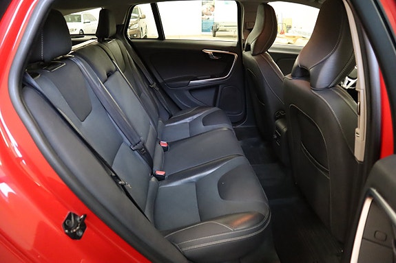 Volvo V60 12 of 18