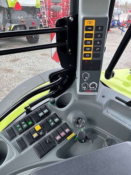 CLAAS Arion 630 CIS 12 of 15