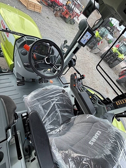 CLAAS Arion 630 CIS 10 of 15