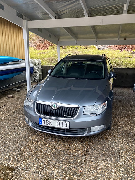 Skoda Superb 2 of 5