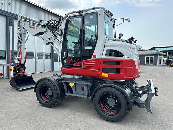 Takeuchi TB 395 W 11 of 18
