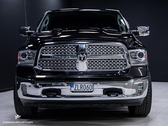 Dodge RAM 1500 2 of 5