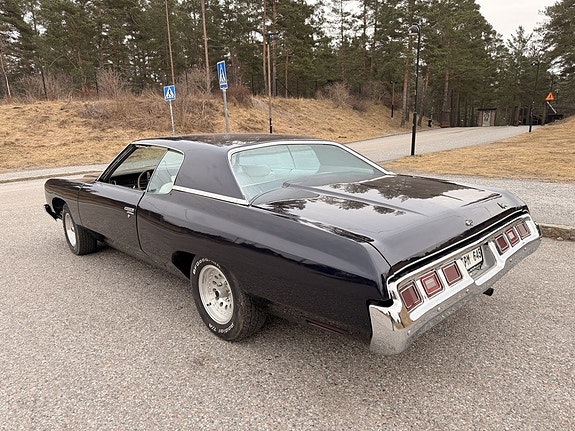 Chevrolet Caprice 2 of 5