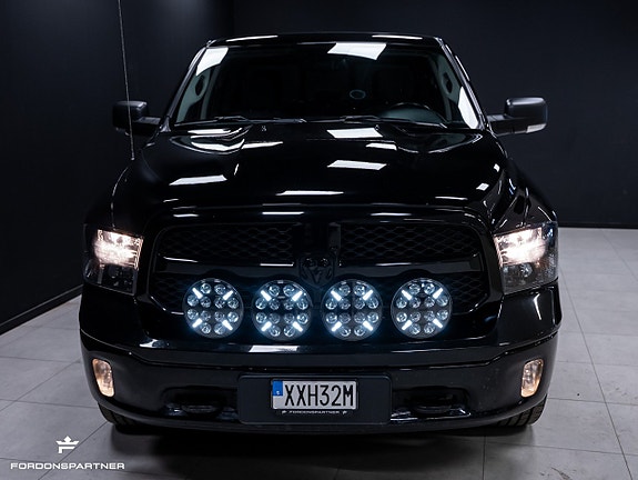 Dodge RAM 1500 2 of 5