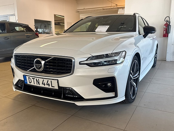 Volvo V60 2 of 7