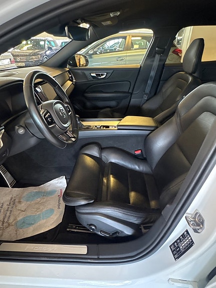 Volvo V60 5 of 7