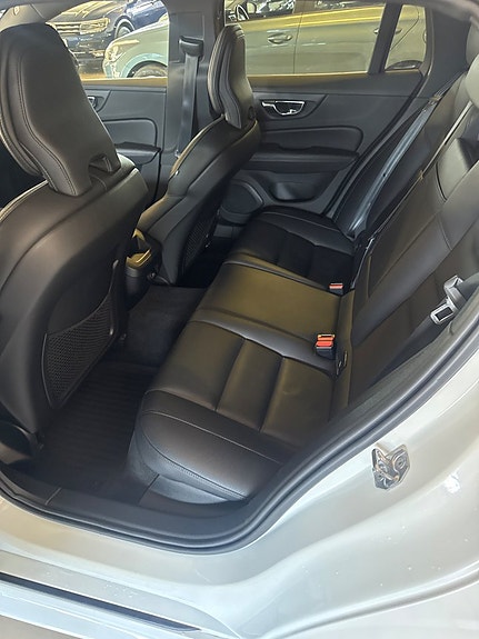 Volvo V60 6 of 7