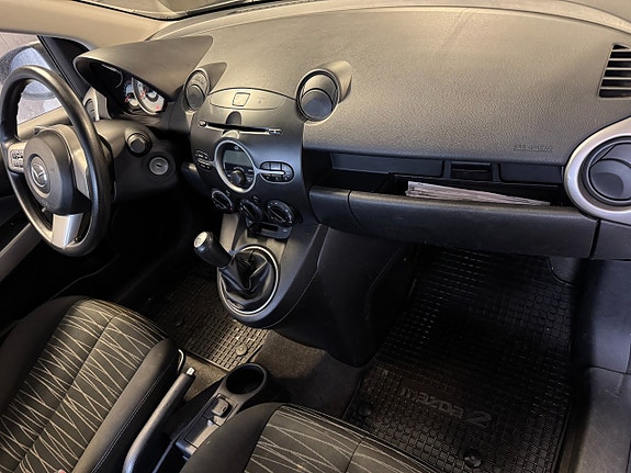 Mazda 2 6 of 6