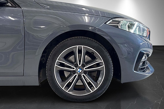 BMW 118i 5 of 5