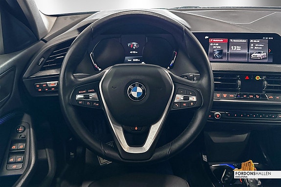 BMW 118i 16 of 29