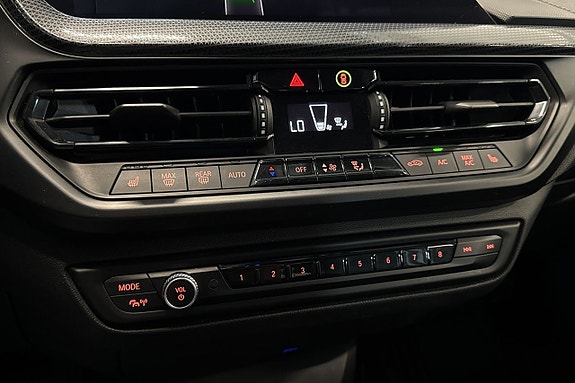 BMW 118i 25 of 29