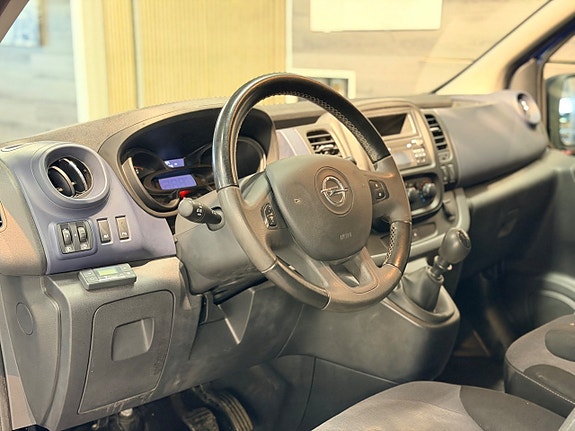 Opel Vivaro 7 of 24