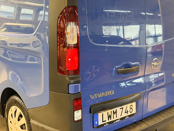 Opel Vivaro 22 of 24