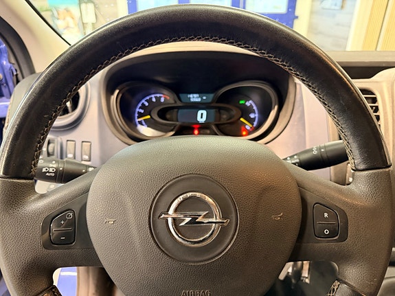 Opel Vivaro 11 of 24