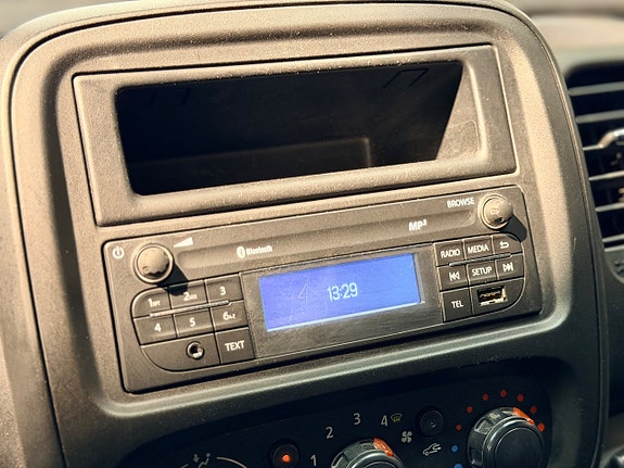 Opel Vivaro 10 of 24