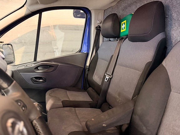 Opel Vivaro 8 of 24