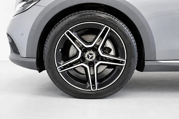 Mercedes-Benz E220 10 of 24