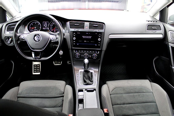 Volkswagen Golf Alltrack 8 of 26