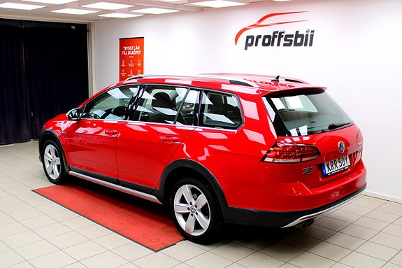 Volkswagen Golf Alltrack 10 of 26